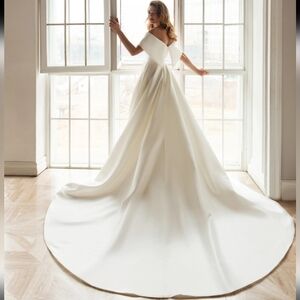 Elegant Off-Shoulder Wedding Dress